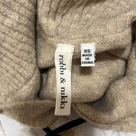 Robbi & Nikki Chunky Sweater - Picture 7 of 8